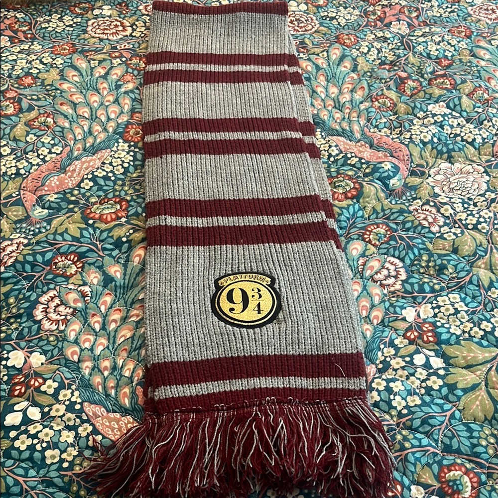 Harry Potter Platform 9 3/4Gray and Maroon Scarf